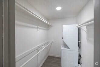 2 BR, 2 BA - 956SF - The June