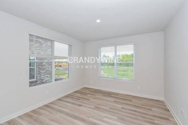 Building Photo - 133 Rising Private Ln