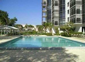 Foto del edificio - 20100 W Country Club Dr