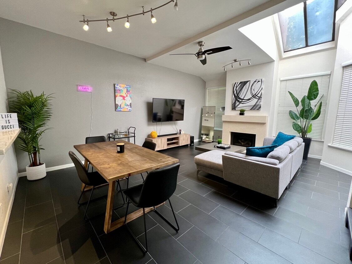 2890 Huntington Blvd Unit 120, Fresno, CA 93721 Condo for Rent in