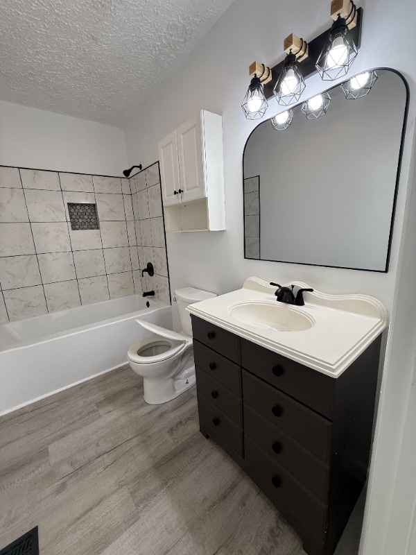 Building Photo - 4033 Porter Ave