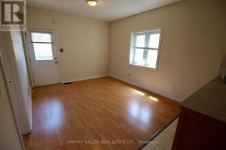Building Photo - 775-775 Ossington Ave