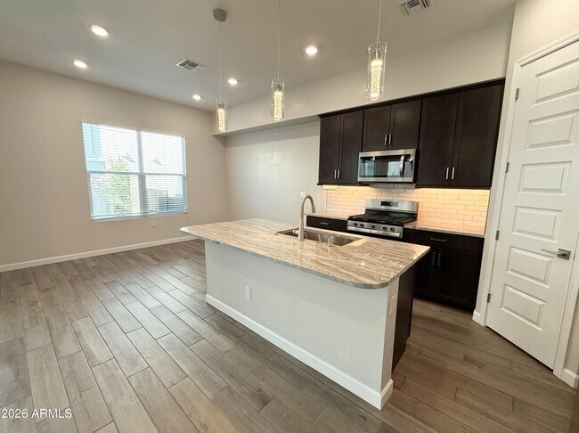 Building Photo - 17050 N 50th Pl