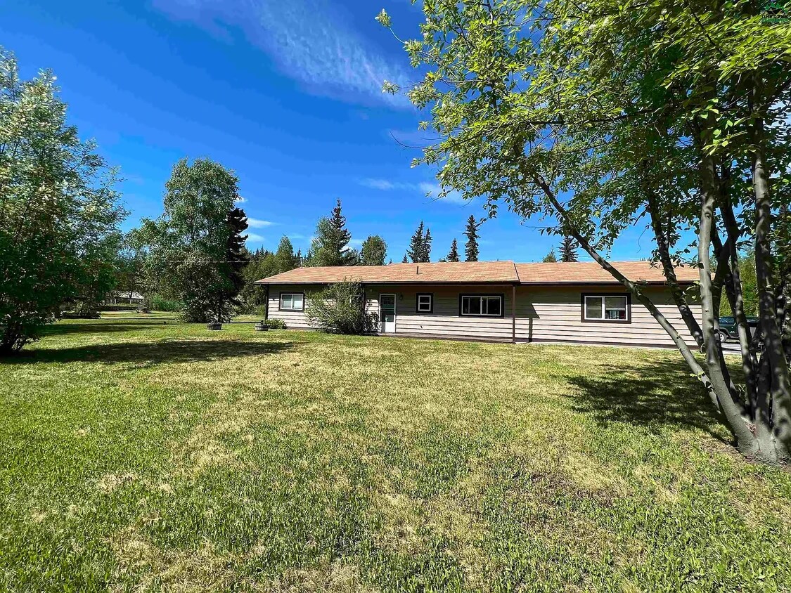 1096 Dee Ln, North Pole, AK 99705 House Rental in North Pole, AK