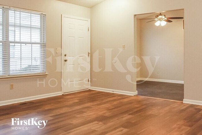 Building Photo - 7662 Orchard Village Dr