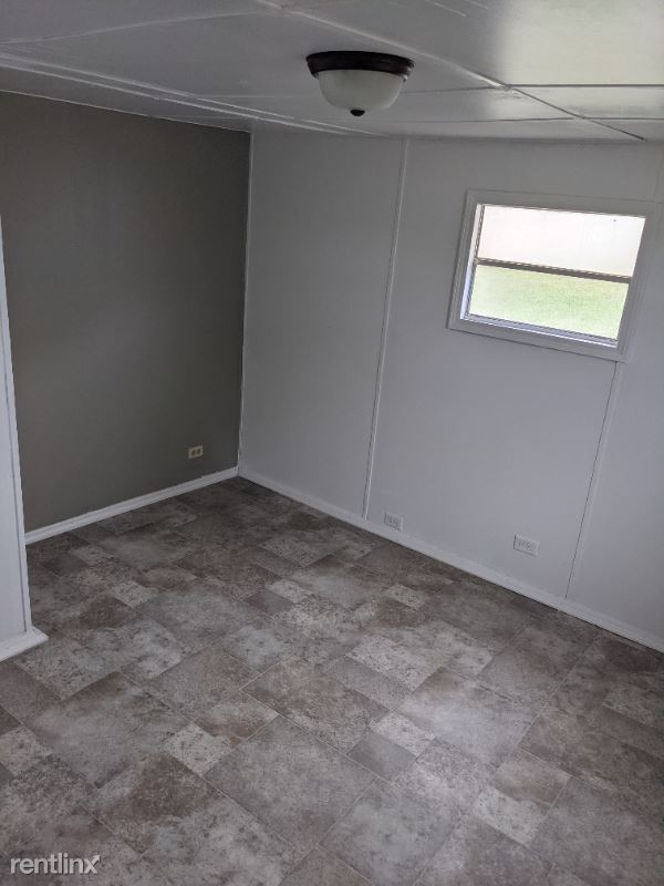 2 br, 1 bath Mobile Home 106 Bradley Ave House Rental in