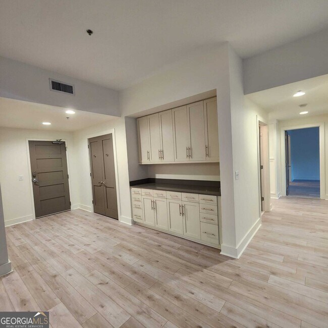 Foto del edificio - 1100 Howell Mill Rd NW