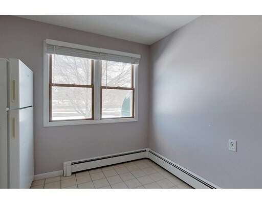 Building Photo - 180 Tyngsboro Rd