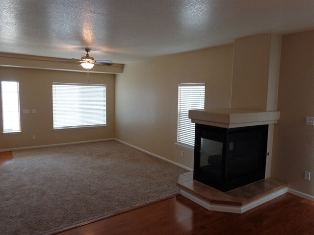 Building Photo - 4960 N Flanders Way