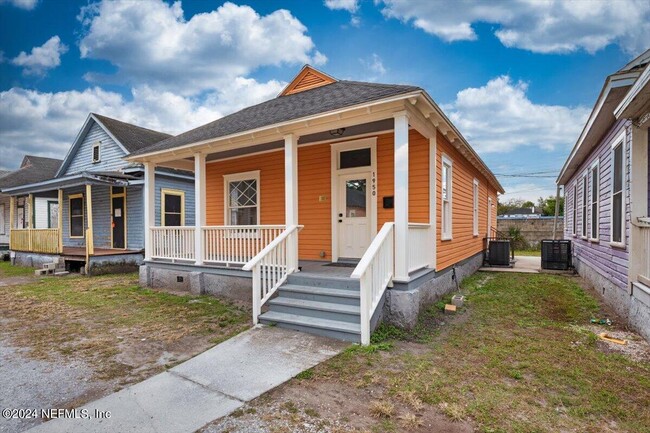 Building Photo - 1950 Redell St