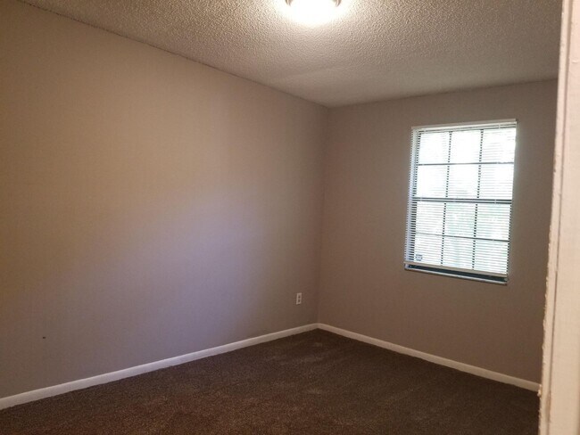 Foto del edificio - 7225 Buffalo Ave