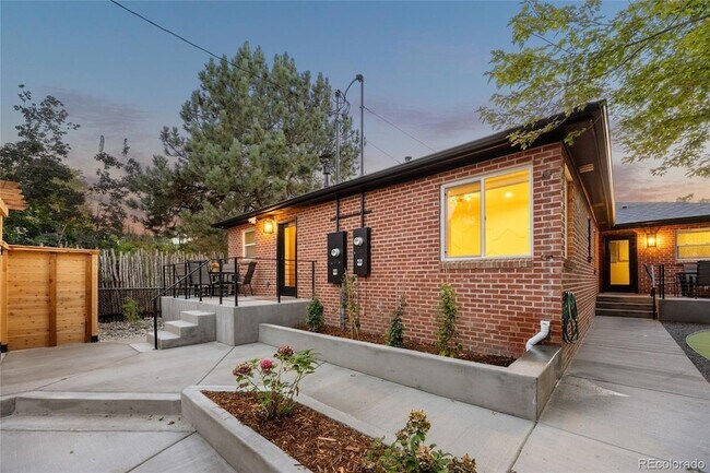 Foto del edificio - 550 S Franklin St