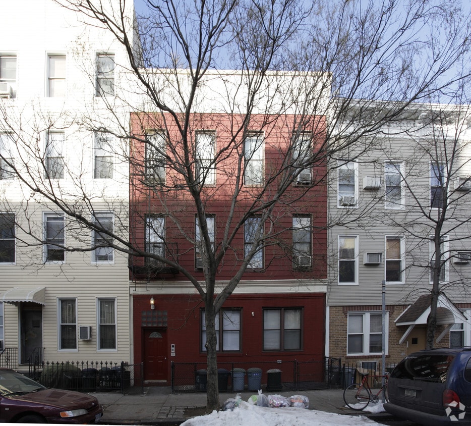 Building Photo - 195 Green St