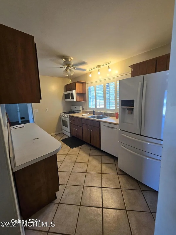 Foto del edificio - 16 Oak Ridge Pkwy