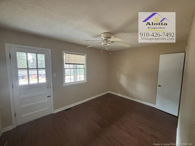 Building Photo - 4212 S Dowfield Dr