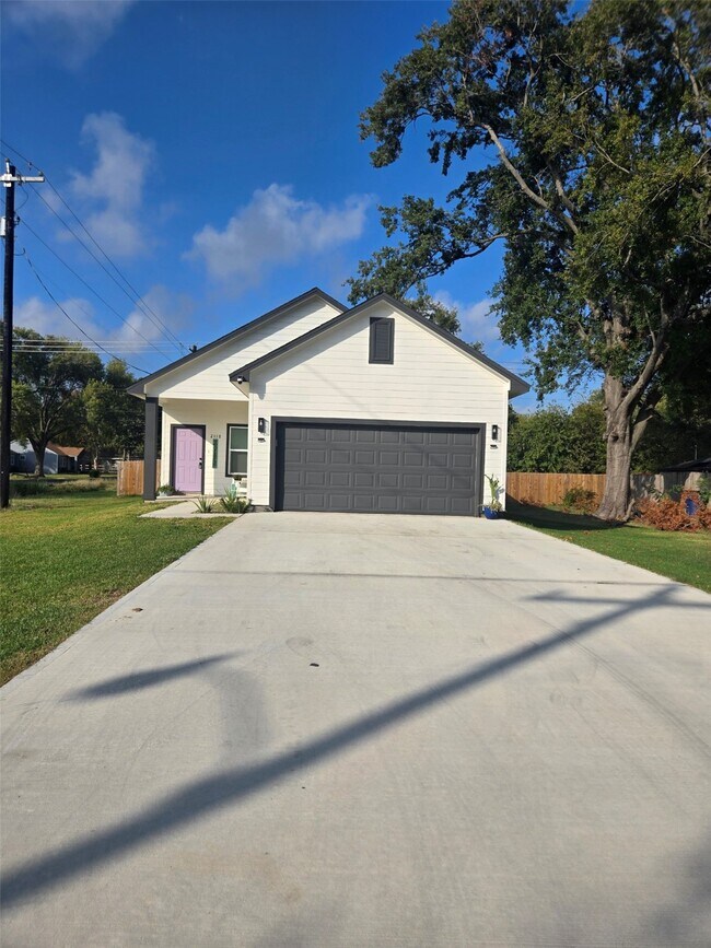 Foto del edificio - 2118 2nd Ave N