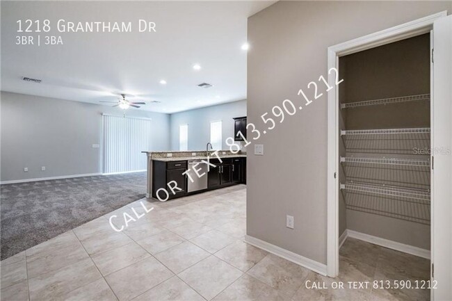 Foto del edificio - 1218 Grantham Dr