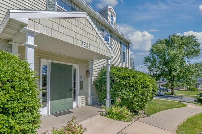 Building Photo - 3509 Maple Grove Dr