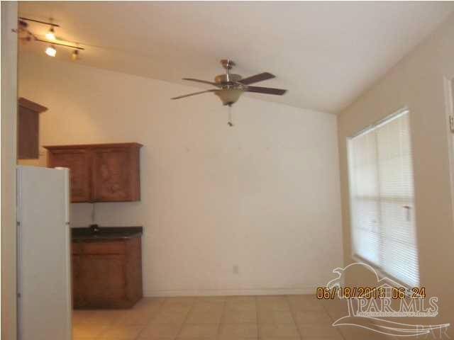 Building Photo - 3428 Riverside Dr