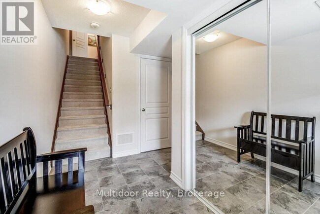 Photo du bâtiment - 20 Hiscott Dr