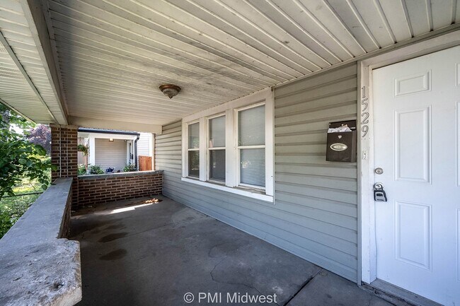 Foto del edificio - 1529 E Ohio St