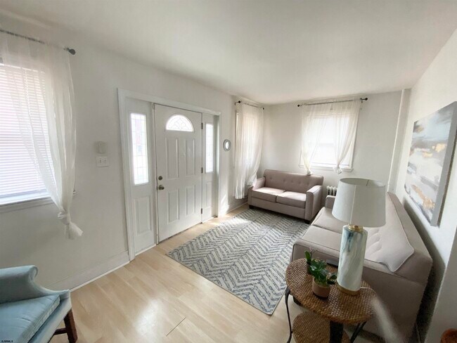 Foto del edificio - 5707 Monmouth Ave