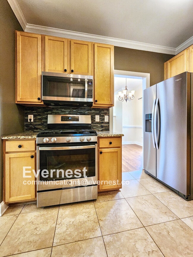 Building Photo - Charming 3-Bedroom Home with Modern Amenit...