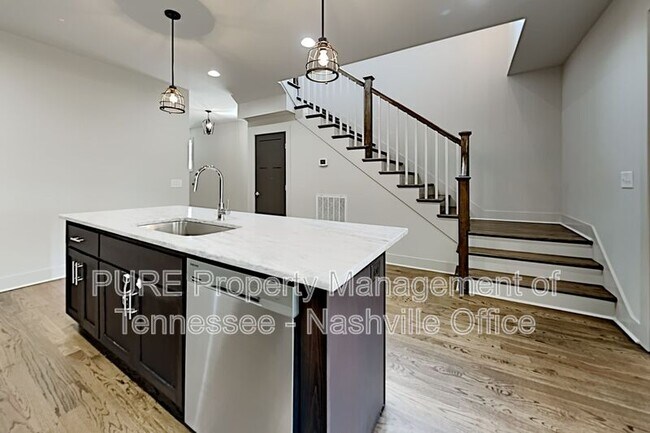 Foto del edificio - 634B Vernon Ave