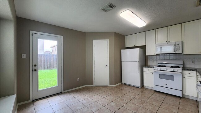 Building Photo - 6814 Liberty Creek Tr
