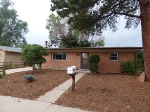 Building Photo - 1327 Aspen St