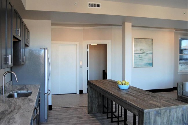 Foto del edificio - 16 Norwich St, Apt 6