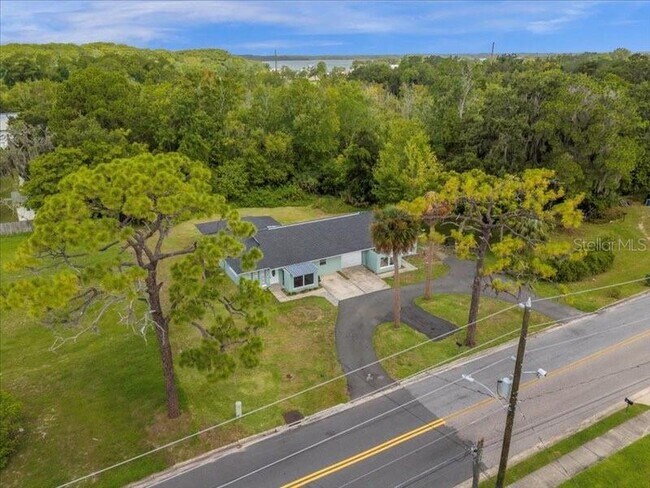 Building Photo - 617 N Sinclair Ave