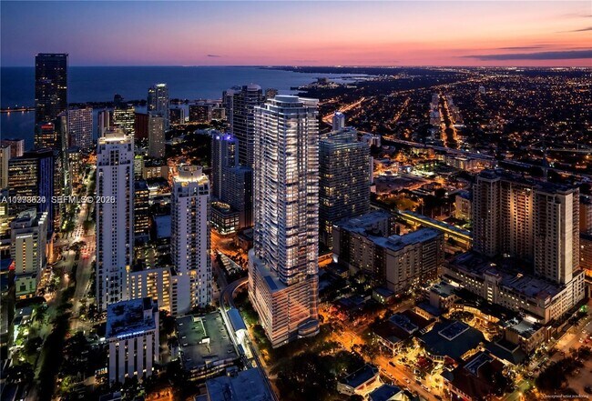 Building Photo - 1000 Brickell Plz