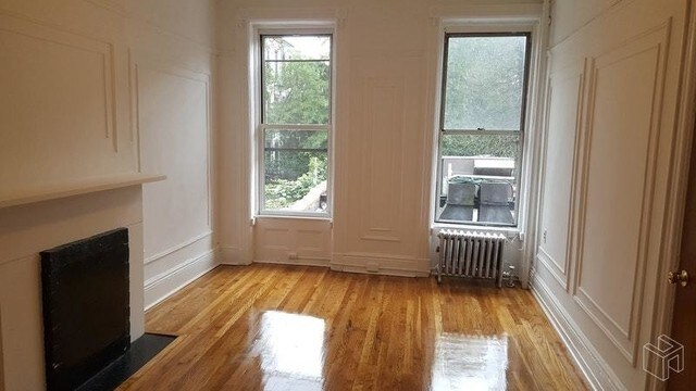 Primary Photo - 357 7th Ave