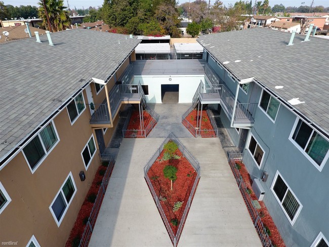 Building Photo - 4645 Live Oak St