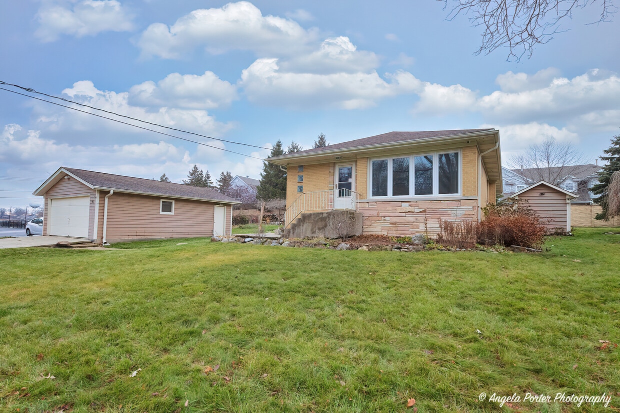 40 Pine Tree Row, Lake Zurich, IL 60047 House Rental in Lake Zurich