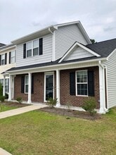 Building Photo - 600 Streamwood Dr