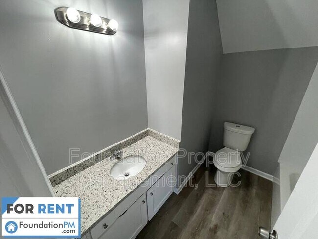Foto del edificio - 5684 Crievewood Dr