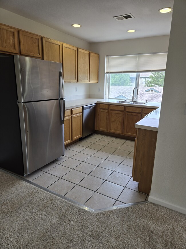 Building Photo - 5225 White Willow Dr