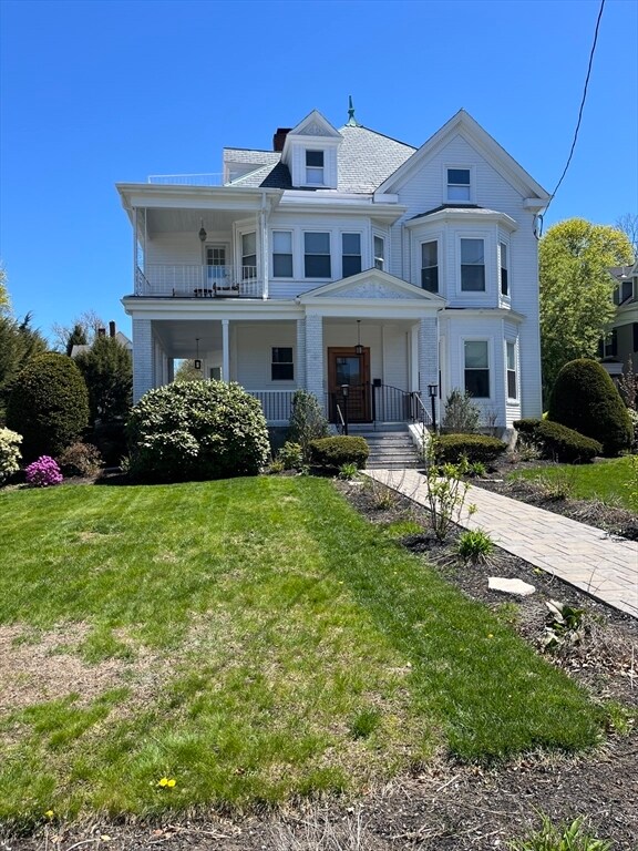 Building Photo - 87 Forest St