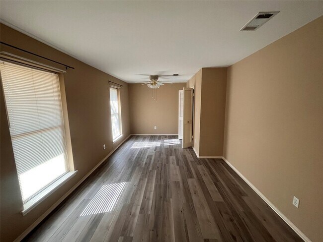 Foto del edificio - 415 Ray Ave