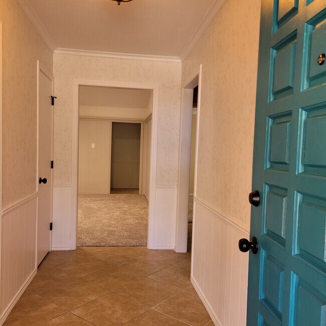 Entry - 3425 74th St