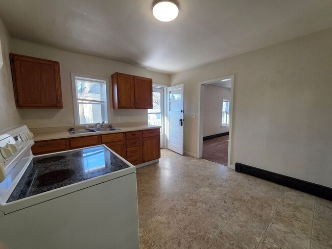 Building Photo - 414-416 S Andrews St