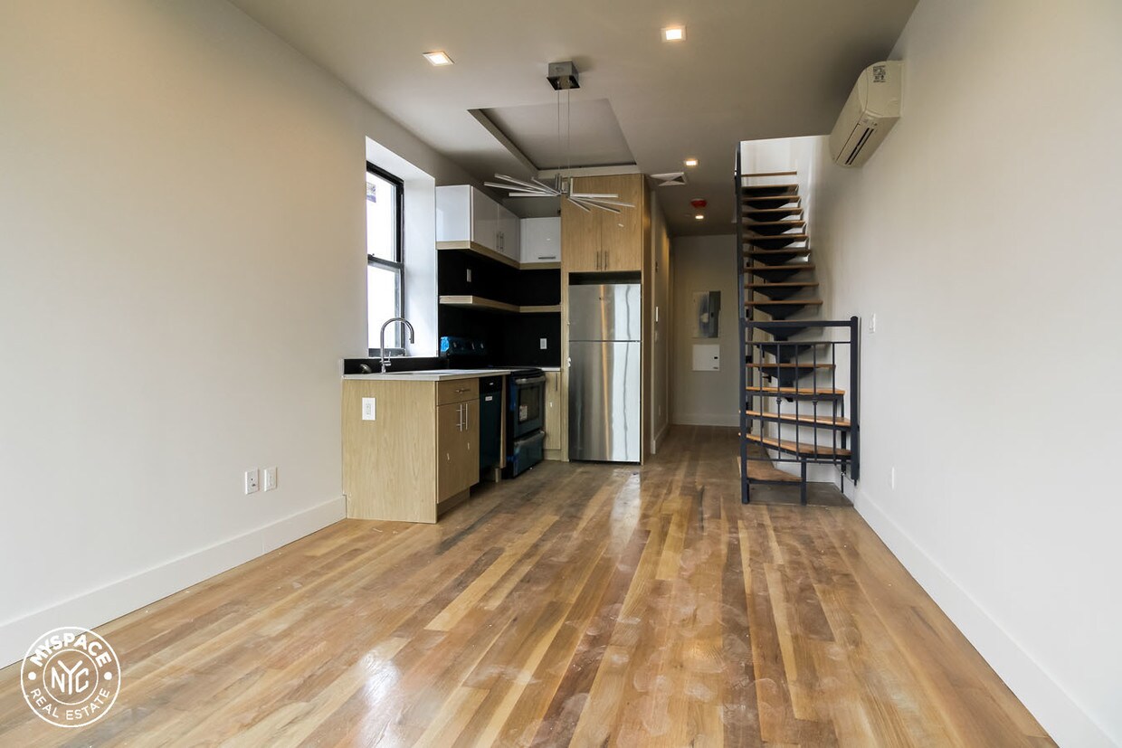 Foto principal - 108 Frost St
