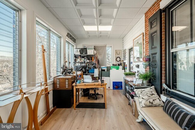 Foto del edificio - 305 S Walnut St