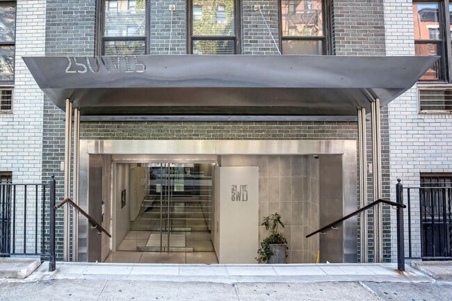 Foto del edificio - 250 W 15th St