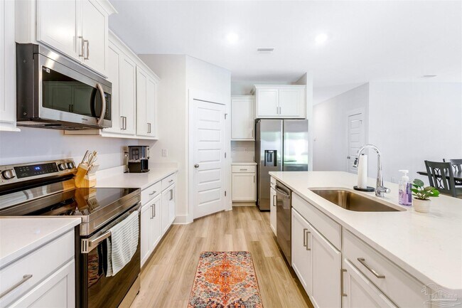 Foto del edificio - 5396 Cornwall Dr