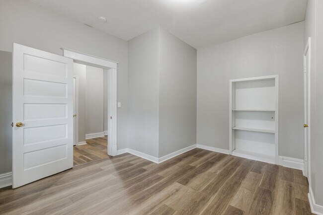 Foto del edificio - 3224 Moody Ave