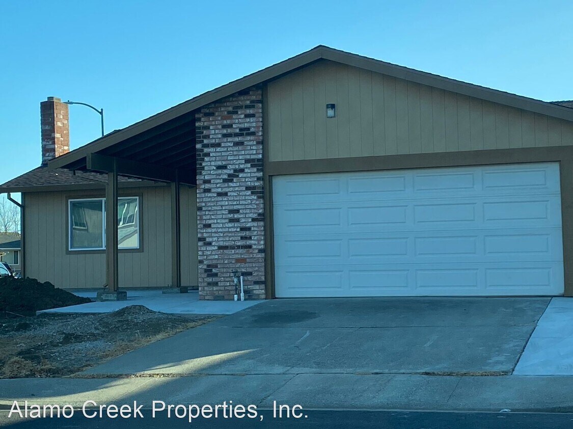 4 br, 2 bath House 419 Woodhaven Drive House for Rent in Vacaville