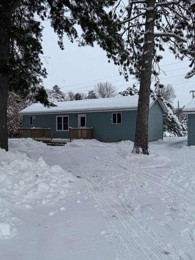 Building Photo - 1041 Bloom Rd